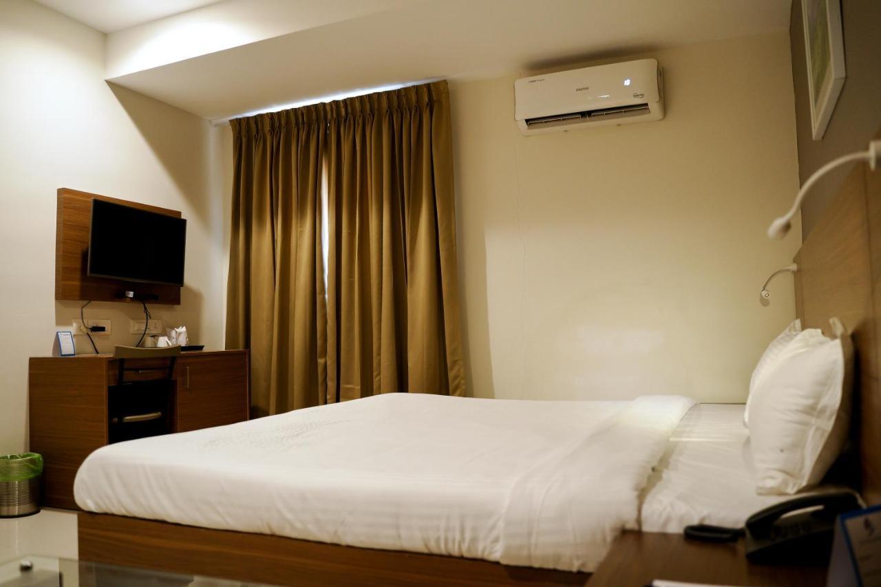 Gino Tourist Home Kochi Екстериор снимка