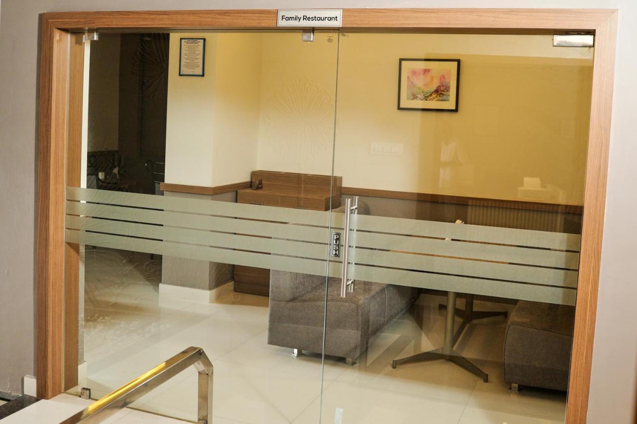 Gino Tourist Home Kochi Екстериор снимка